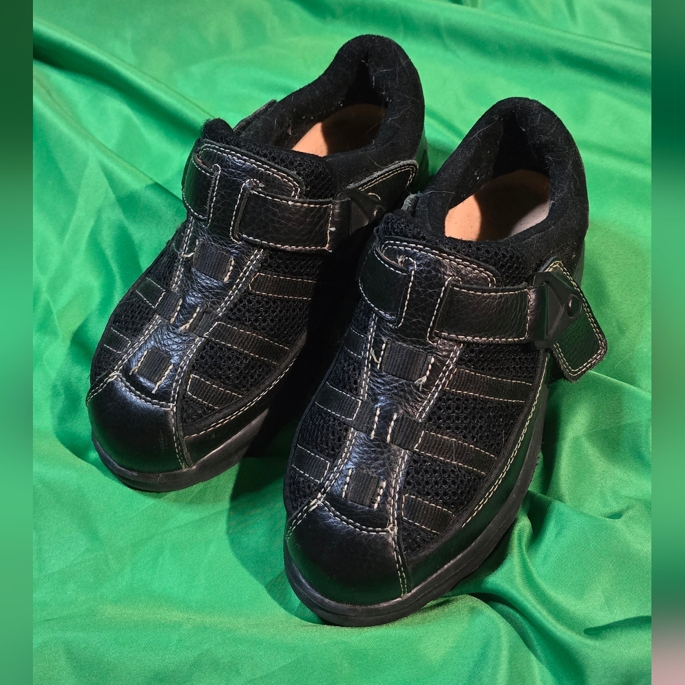 Dr Comfort Black Velcro Sneakers Sz6